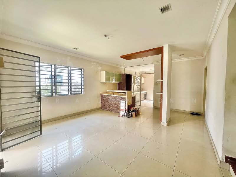 2-storey Terraced House for Sale in Putra Heights (Subang Jaya) - Nor Azdlin Adnan - Living Room - PropertyGuru.com.my