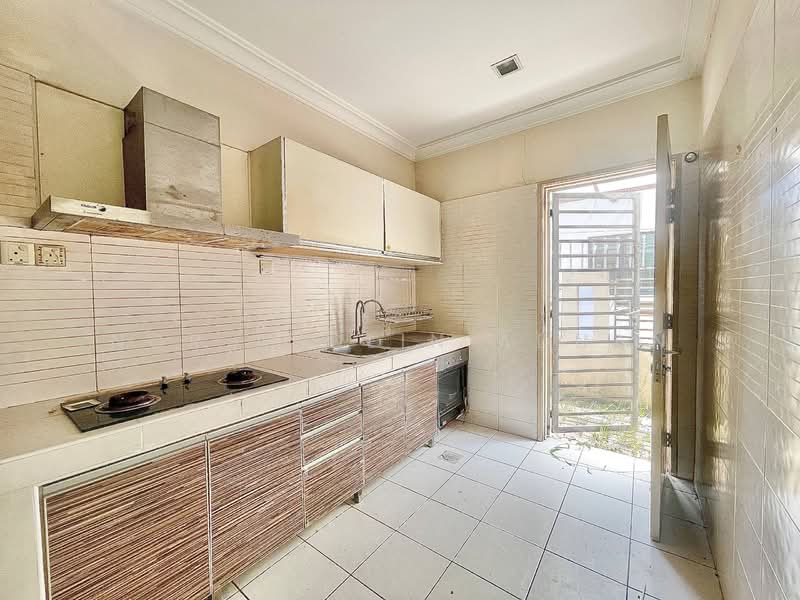 2-storey Terraced House for Sale in Putra Heights (Subang Jaya) - Nor Azdlin Adnan - Kitchen - PropertyGuru.com.my