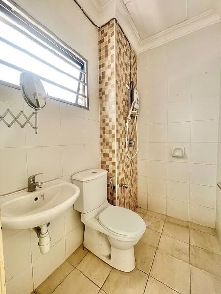 2-storey Terraced House for Sale in Putra Heights (Subang Jaya) - Nor Azdlin Adnan - Bathroom - PropertyGuru.com.my