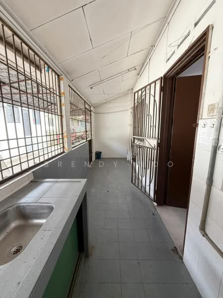 Single Storey Terrace House @Taman Johor Jaya Jln Dedap untuk Untuk Dijual - RM 498,000, Mac 2026 - Corridor - PropertyGuru.com.my