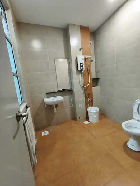Cluster House for Sale in Ulu Tiram (Johor) - Tuxton Phiong - Bathroom - PropertyGuru.com.my