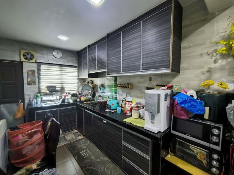 2-storey Terraced House for Sale in Semenyih (Selangor) - Zarema Kulbuzheva - Kitchen - PropertyGuru.com.my