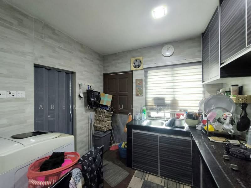 2-storey Terraced House for Sale in Semenyih (Selangor) - Zarema Kulbuzheva - Kitchen - PropertyGuru.com.my