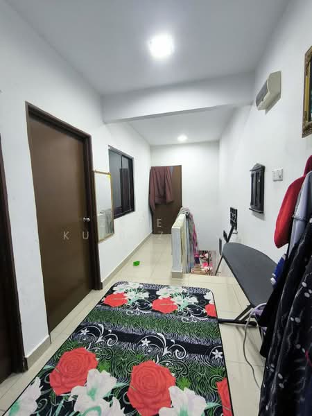 2-storey Terraced House for Sale in Semenyih (Selangor) - Zarema Kulbuzheva - Corridor - PropertyGuru.com.my