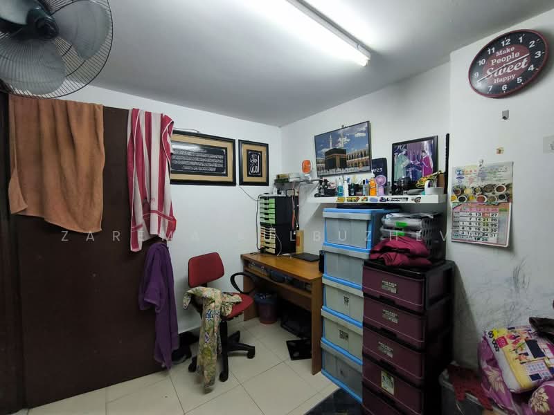 2-storey Terraced House for Sale in Semenyih (Selangor) - Zarema Kulbuzheva - Study - PropertyGuru.com.my