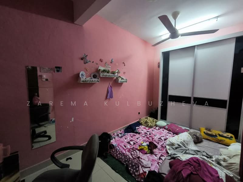 2-storey Terraced House for Sale in Semenyih (Selangor) - Zarema Kulbuzheva - Bedroom - PropertyGuru.com.my