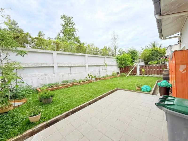Semi-Detached House for Sale in Nilai (Negeri Sembilan) - Azrul Othman - Garden - PropertyGuru.com.my