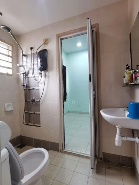 2-storey Terraced House for Sale in Setia Alam (Selangor) - Ryan . - Bathroom - PropertyGuru.com.my
