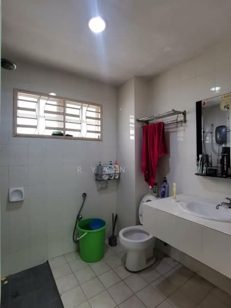 2-storey Terraced House for Sale in Setia Alam (Selangor) - Ryan . - Bathroom - PropertyGuru.com.my