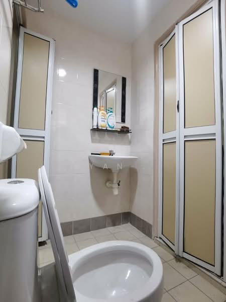2-storey Terraced House for Sale in Setia Alam (Selangor) - Ryan . - Bathroom - PropertyGuru.com.my