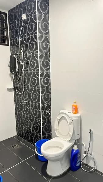 Taman Puteri Wangsa untuk Untuk Dijual - RM 780,000, Mac 2026 - Bathroom - PropertyGuru.com.my