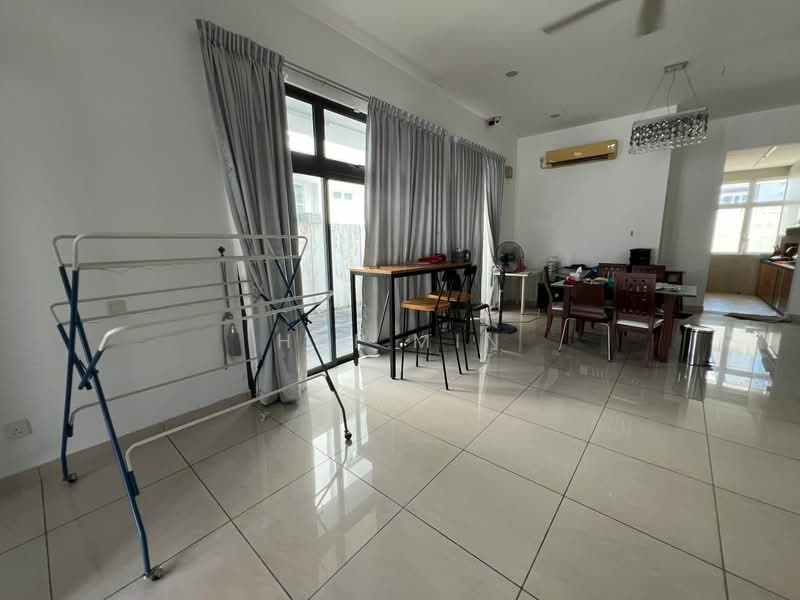 Semi-Detached House for Rent in Setia Tropika (Johor Bahru) - Hui Min - Living Room - PropertyGuru.com.my