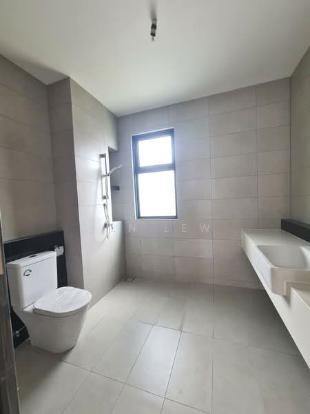 Bungalow for Sale in Jade Hills (Kajang) - Ken Lew - Bathroom - PropertyGuru.com.my