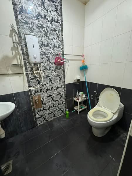 2-storey Terraced House for Sale in Austin Crest (Johor Bahru) - Andy Lee - Bathroom - PropertyGuru.com.my