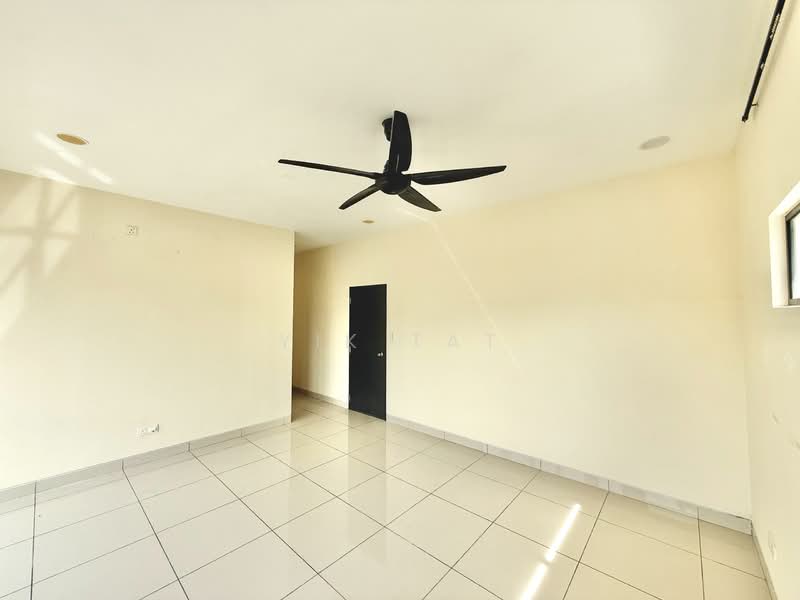 2-storey Terraced House for Sale in Taman Glenmarie (Johor Bahru) - Yik Tat - PropertyGuru.com.my