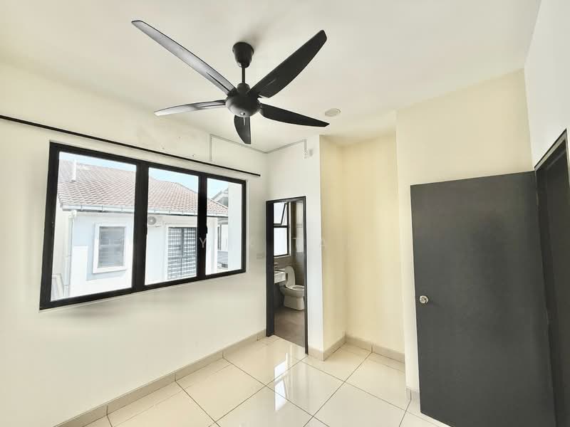 2-storey Terraced House for Sale in Taman Glenmarie (Johor Bahru) - Yik Tat - PropertyGuru.com.my