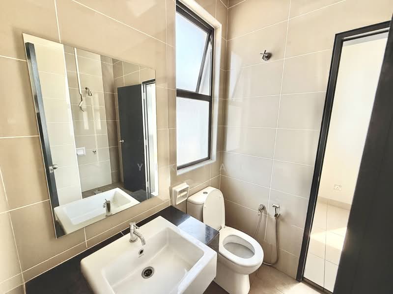 2-storey Terraced House for Sale in Taman Glenmarie (Johor Bahru) - Yik Tat - PropertyGuru.com.my