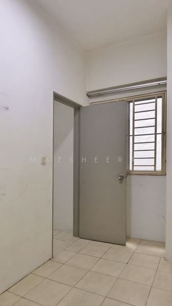 Condominium for Sale at Villa Orkid - Mazsheera . - Backroom - PropertyGuru.com.my