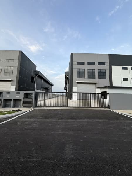 Factory for Rent in Kapar (Selangor) - Charlotte Tee - Exterior - PropertyGuru.com.my