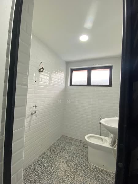 Taman Mount Austin untuk Untuk Disewa - RM 1,800 /bulan, Mac 2026 - Bathroom - PropertyGuru.com.my