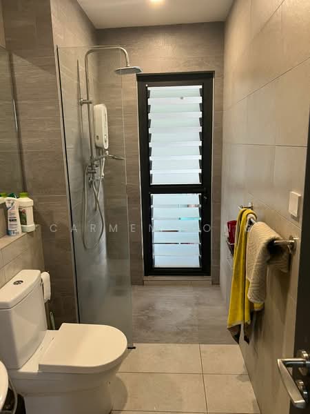Servis Apartment untuk Disewa di Atwater : Service Residences - Carmen Yong - Bathroom - PropertyGuru.com.my
