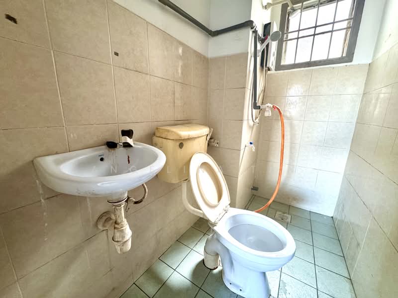 Apartment for Rent at Sri Selera Court Apartment - Angelina Tan - Bathroom - PropertyGuru.com.my
