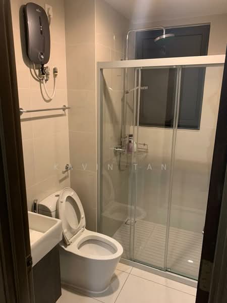 Condominium for Rent at Bay Point @ Country Garden Danga Bay - Kavin Tan - Bathroom - PropertyGuru.com.my