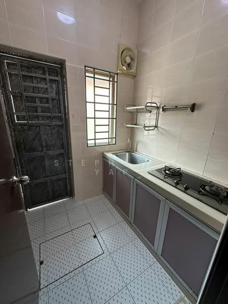 Setia Eco Gardens untuk Untuk Disewa - RM 1,900 /bulan, Mac 2026 - Kitchen - PropertyGuru.com.my