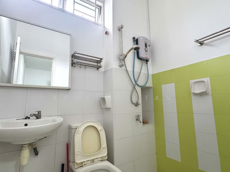 BUKIT INDAH BANDAR NUSAJAYA untuk Untuk Disewa - RM 2,800 /bulan, Mac 2026 - Bathroom - PropertyGuru.com.my