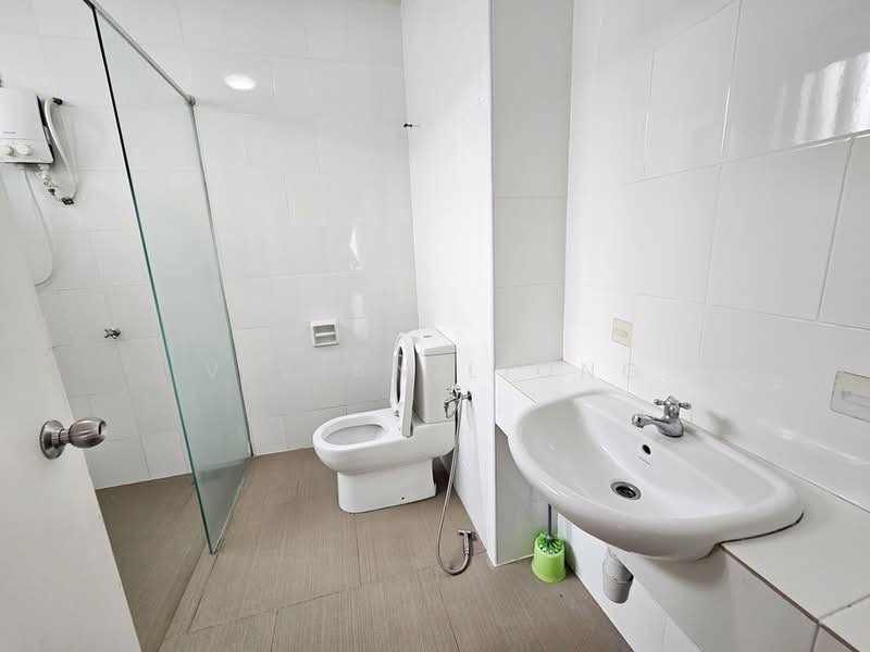 Taman Nadayu 92, Kajang 2 untuk Untuk Disewa - RM 3,500 /bulan, Mac 2026 - Bathroom - PropertyGuru.com.my