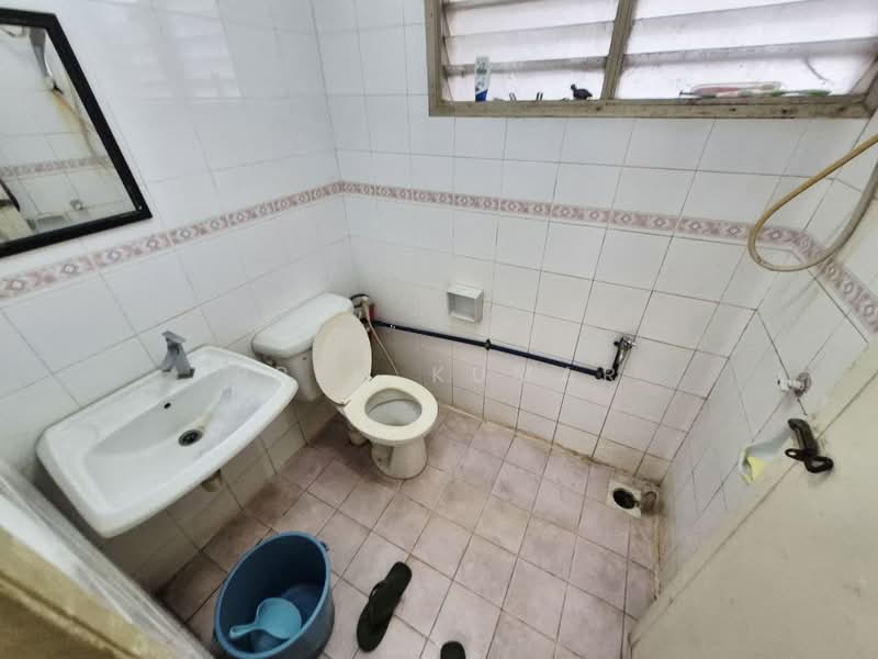 Pangsapuri untuk Dijual di Menara Pelangi - Prem Kumar - Bathroom - PropertyGuru.com.my