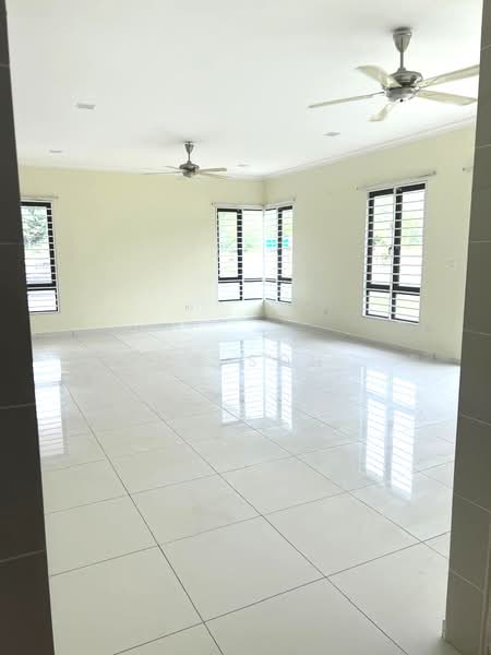 2-storey Terraced House for Rent in Setia Alam (Selangor) - MC Soh - Living Room - PropertyGuru.com.my