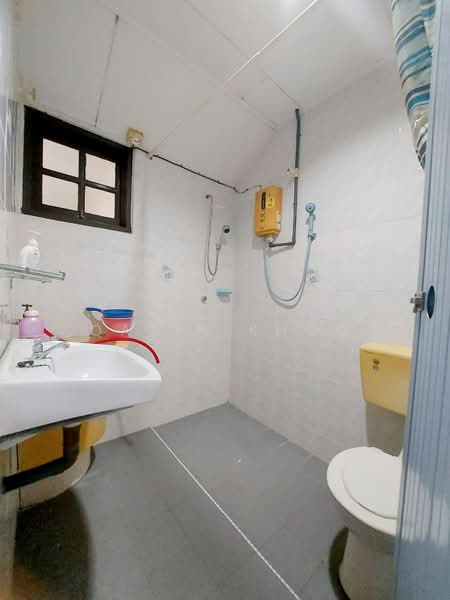 2.5-storey Terraced House for Sale in Fair Park (Ipoh) - Qazin Khoo - Bathroom - PropertyGuru.com.my