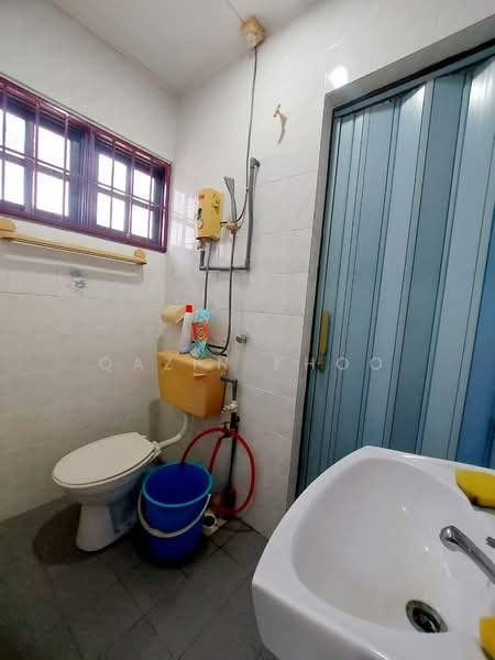 2.5-storey Terraced House for Sale in Fair Park (Ipoh) - Qazin Khoo - Bathroom - PropertyGuru.com.my
