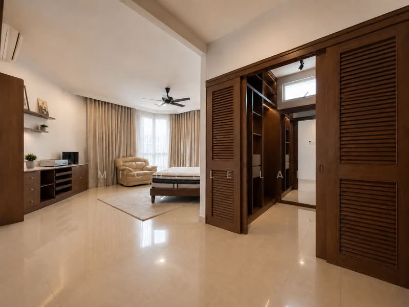 Kondominium untuk Dijual di Gurney Beach Resort - Michelle Lai - Bedroom - PropertyGuru.com.my