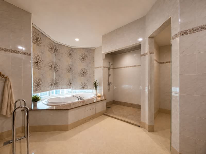 Kondominium untuk Dijual di Gurney Beach Resort - Michelle Lai - Bathroom - PropertyGuru.com.my