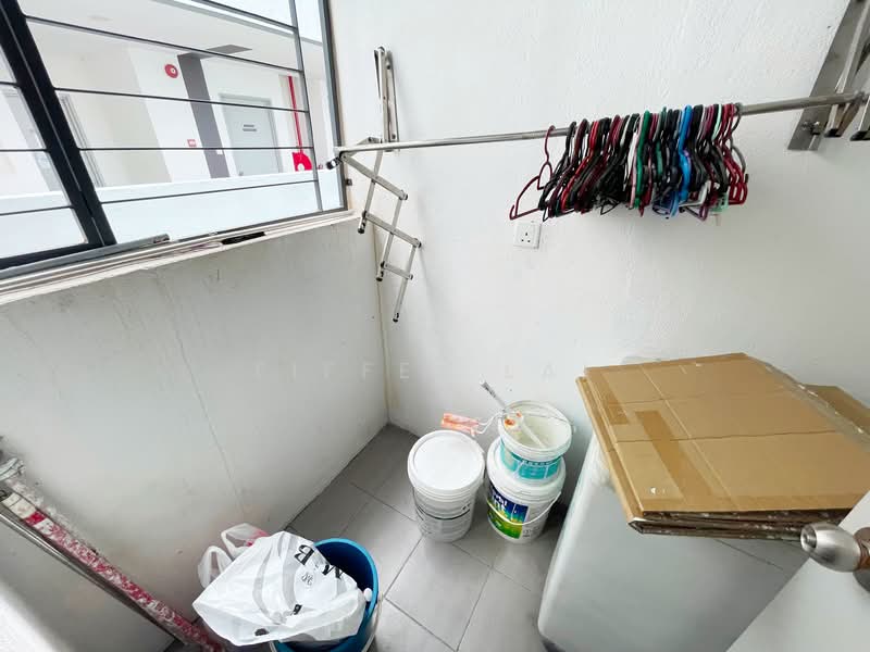 Servis Apartment untuk Disewa di Residensi Mutiara Kajang 2 - Eiffel Lai - Balcony - PropertyGuru.com.my