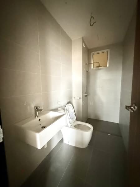 Service Residence for Sale at TRELLIS RESIDENCES - Janice Khoo - Bathroom - PropertyGuru.com.my