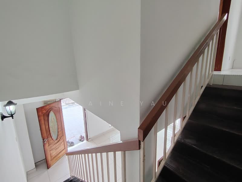 Semi-Detached House for Sale in Taman Bukit Serdang (Seri Kembangan) - Elaine Yau - Entrance - PropertyGuru.com.my