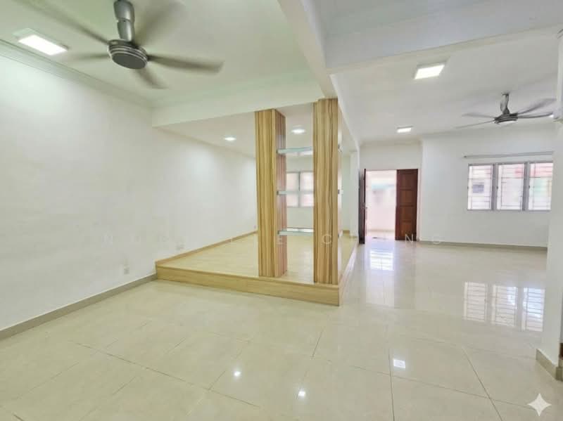 2-storey Terraced House for Sale in Putra Permai (Subang Jaya) - Nobeille Chung - Living Room - PropertyGuru.com.my