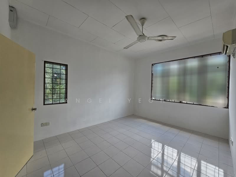 Terraced House for Sale in Seri Kembangan (Selangor) - Angel Yeoh - Bedroom - PropertyGuru.com.my