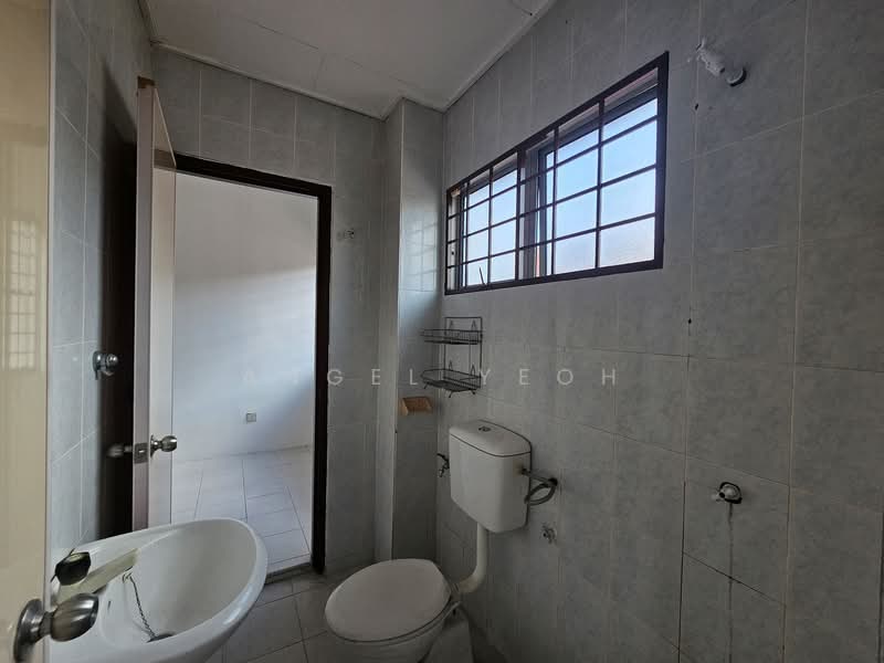 Terraced House for Sale in Taman Seri Belimbing (Balakong) - Angel Yeoh - Bathroom - PropertyGuru.com.my