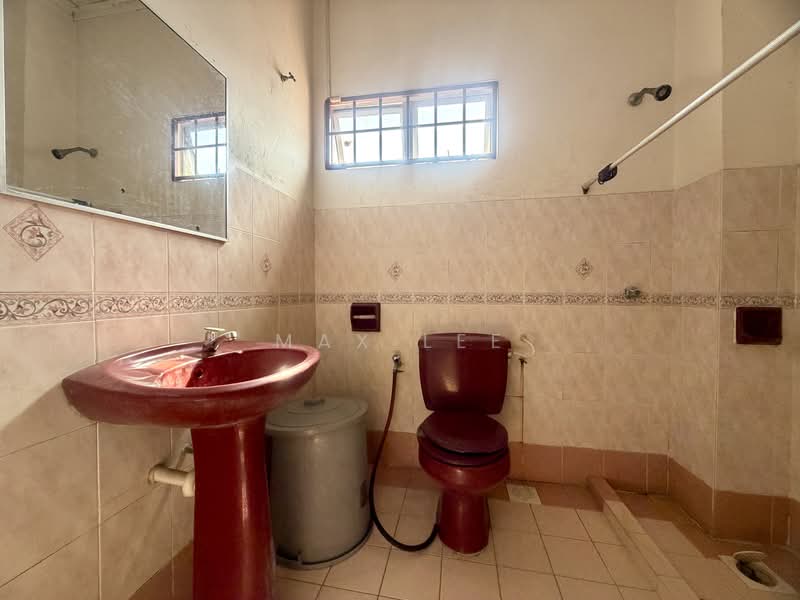 Bandar Tun Hussein Onn untuk Untuk Dijual - RM 750,000, Mac 2026 - Bathroom - PropertyGuru.com.my
