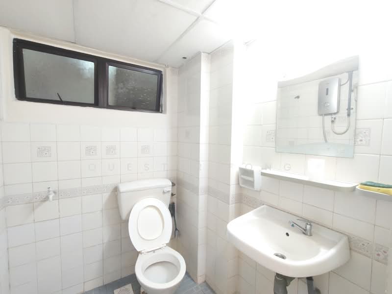 Apartment for Rent at 1C Pinang - Quester Fong - Bathroom - PropertyGuru.com.my