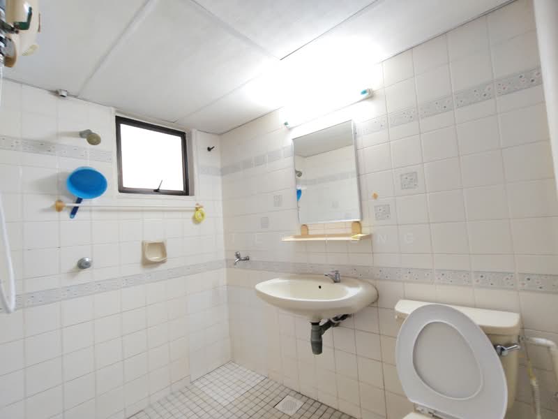 Pangsapuri untuk Disewa di 1C Pinang - Quester Fong - Master Bathroom - PropertyGuru.com.my