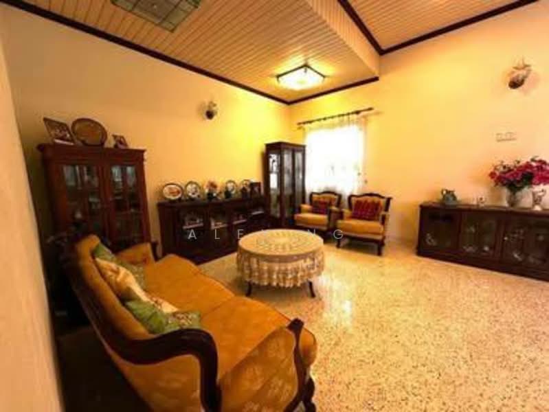 Taman Nong Chik untuk Untuk Dijual - RM 2,500,000, Apr 2026 - Living Room - PropertyGuru.com.my
