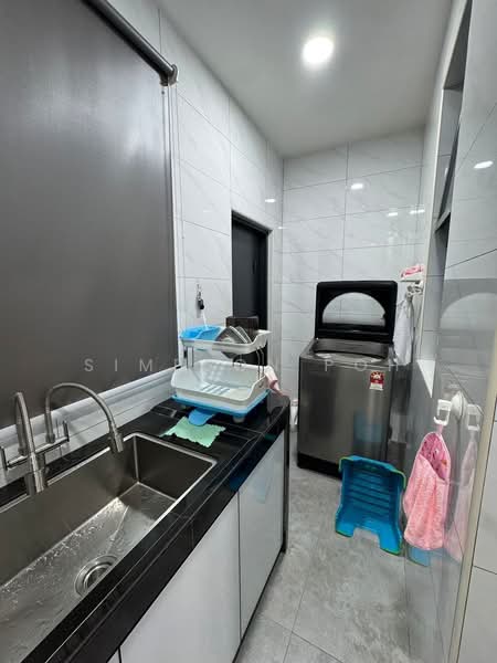 2-storey Terraced House for Sale in Johor Bahru (Johor) - Simpson Poh - Kitchen - PropertyGuru.com.my