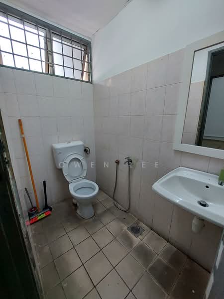 Shop for Rent in Taman Putra Perdana (Puchong) - Owen Lee - Bathroom - PropertyGuru.com.my