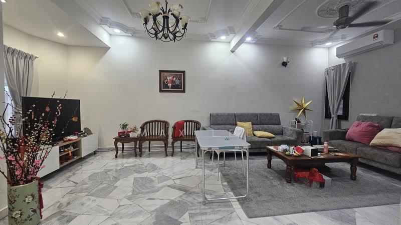 Damai Bakti untuk Untuk Dijual - RM 880,000, Mac 2026 - Living Room - PropertyGuru.com.my