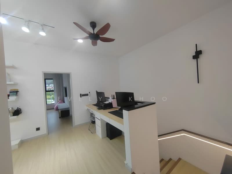 Semi-Detached House for Rent in Kota Emerald (Rawang) - Evelyn Khoo - Hallway - PropertyGuru.com.my